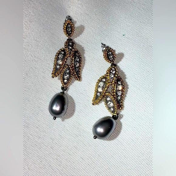 FORMAL EARRINGS SpecialOccasion, Style Duplication of GreyPearl & Pave’ Earrings - Picture 5 of 10